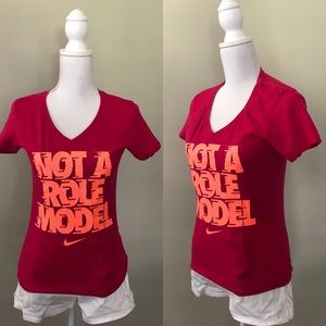Like New Nike T-Shirt!❗️✔️👚